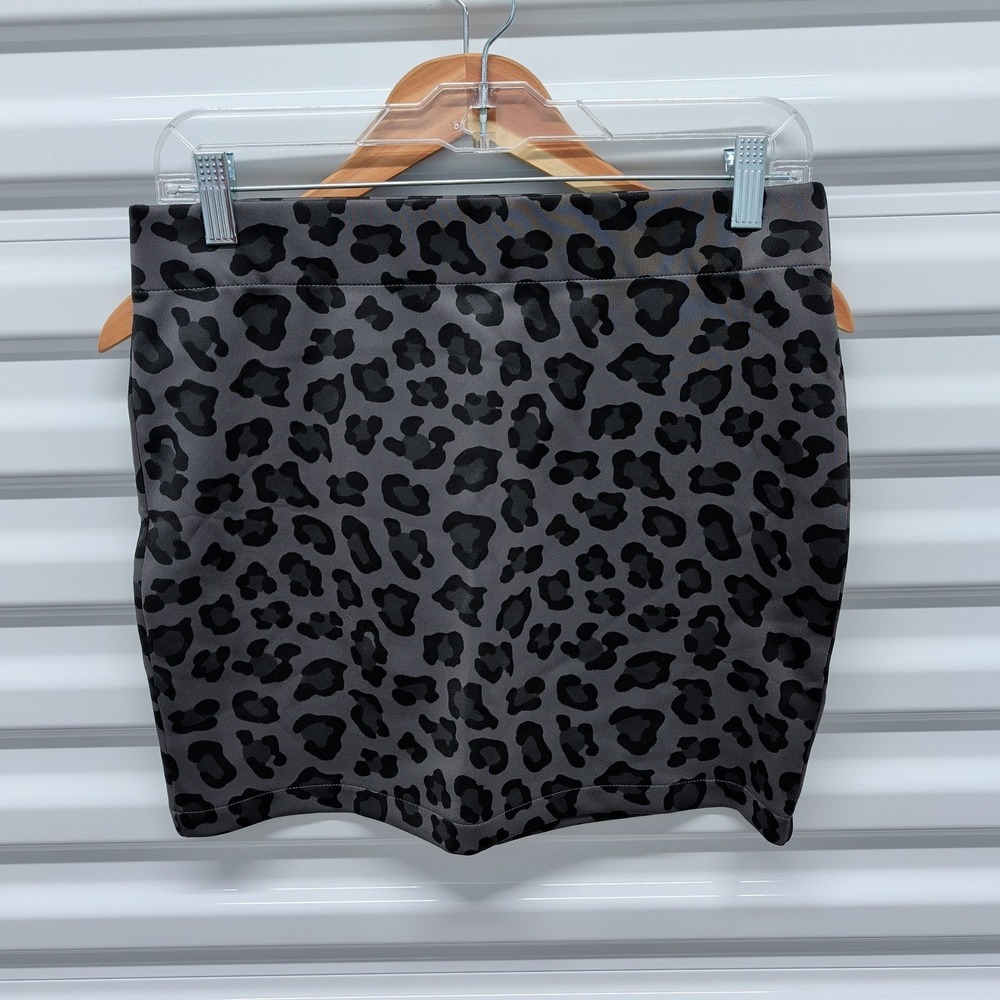 Aeropostale Pretty Little Liars Skirt Large Women Grey Black Leopard Print Mini — photo 2